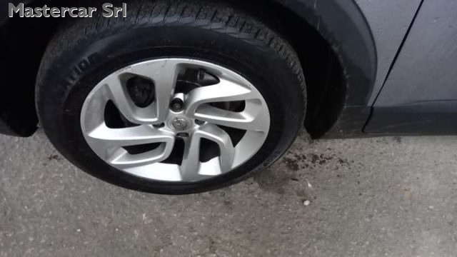 OPEL Crossland X usata, con Volante in pelle