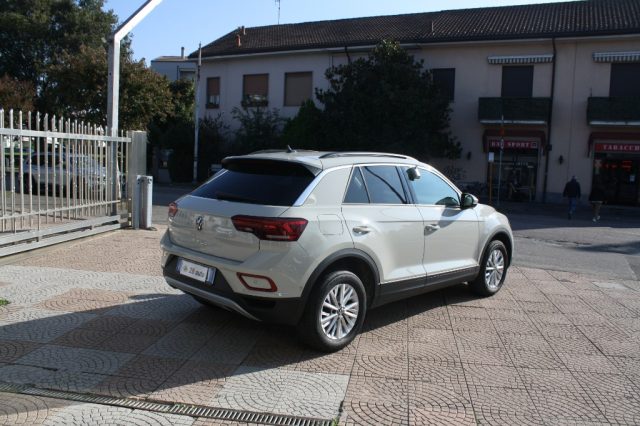 VOLKSWAGEN T-Roc usata, con Autoradio