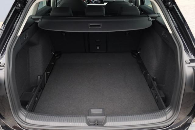 VOLKSWAGEN Golf Variant usata, con Schermo multifunzione interamente digitale