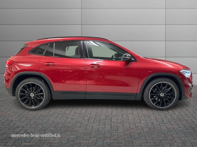 MERCEDES-BENZ GLA 200 usata, con Alzacristalli elettrici