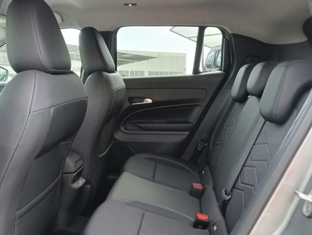 JEEP Avenger usata, con Volante in pelle
