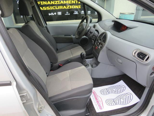 RENAULT Modus usata, con Sedile posteriore sdoppiato