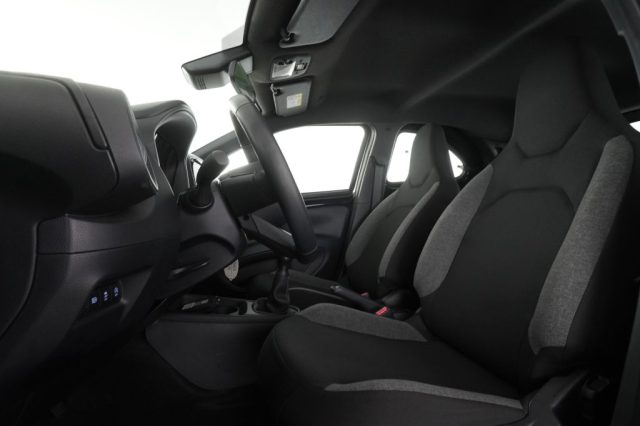 TOYOTA Aygo X usata 2