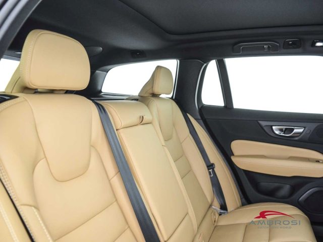 VOLVO V60 Cross Country usata 10