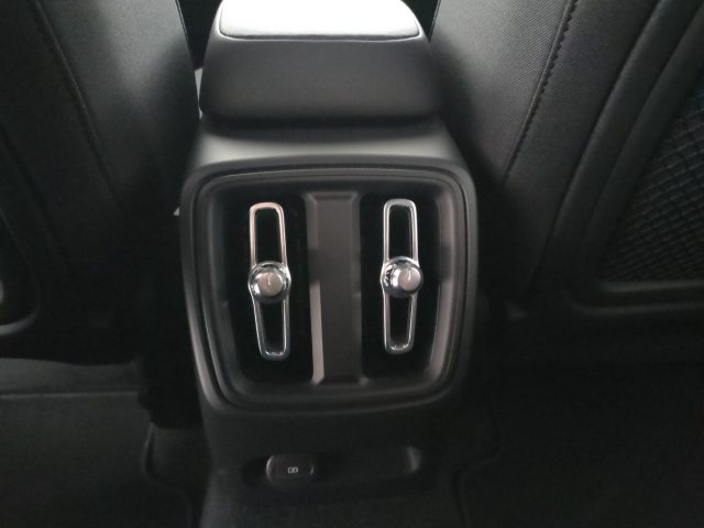 VOLVO XC40 usata, con Fari LED