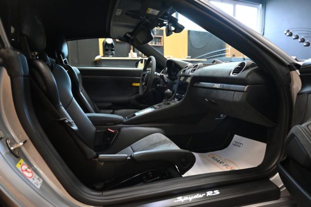 PORSCHE 718 Spyder usata 9