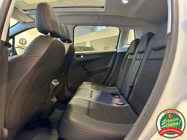 PEUGEOT 2008 usata, con Volante multifunzione