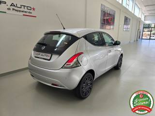 LANCIA Ypsilon usata, con Autoradio