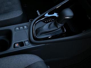 TOYOTA Yaris usata 34