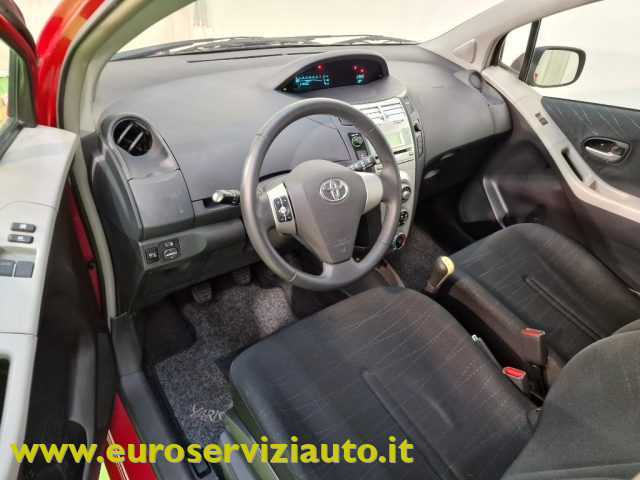TOYOTA Yaris usata 36