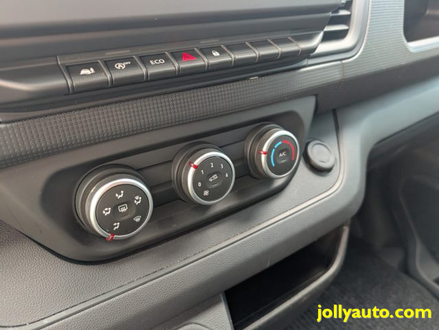 RENAULT Trafic usata, con Fari LED