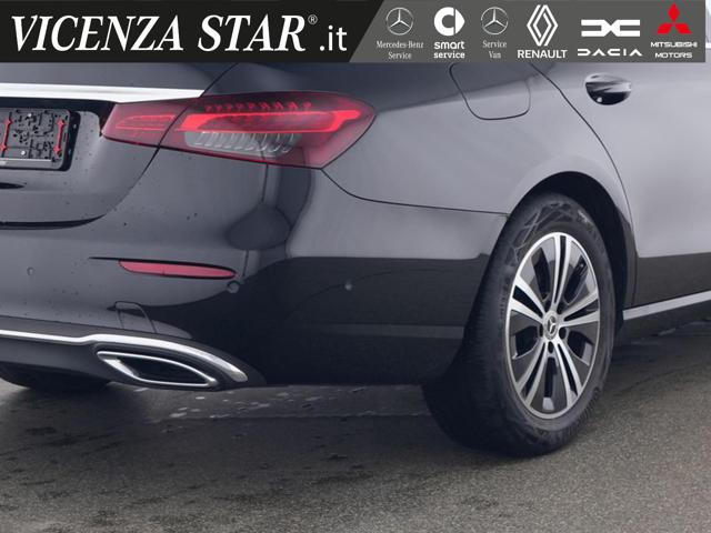 MERCEDES-BENZ E 200 usata, con Alzacristalli elettrici
