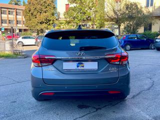 HYUNDAI i40 usata, con Telecamera per parcheggio assistito