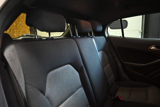 MERCEDES-BENZ GLA 180 usata 37