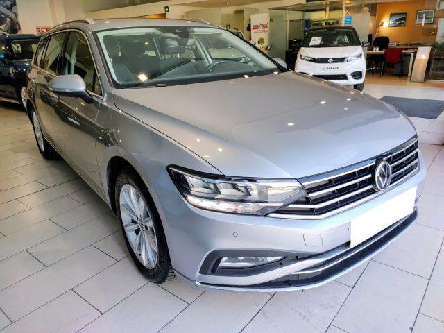 VOLKSWAGEN Passat Variant usata, con Airbag laterali