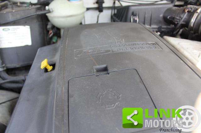 LAND ROVER Defender usata 26