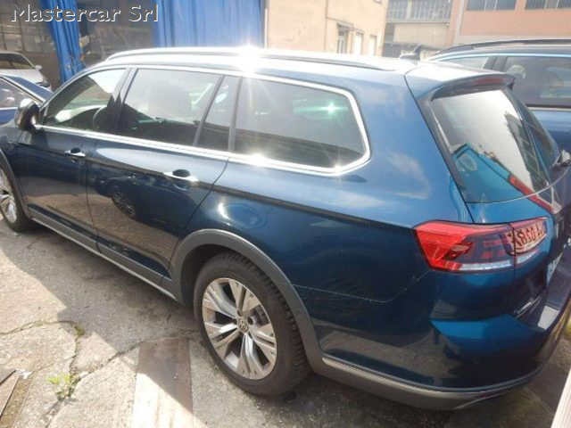 VOLKSWAGEN Passat Alltrack usata 2
