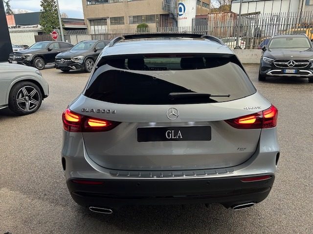 MERCEDES-BENZ GLA 200 usata, con Airbag Passeggero