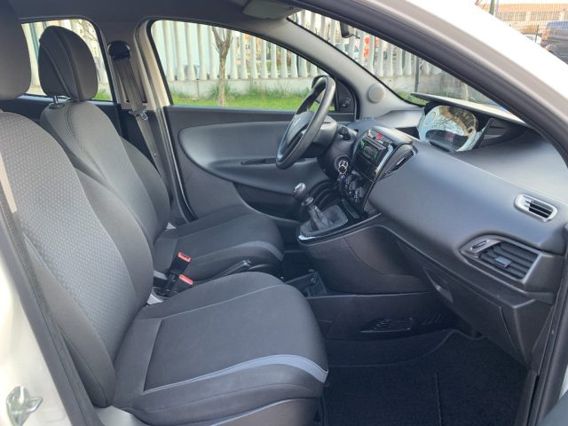 LANCIA Ypsilon usata, con Fendinebbia