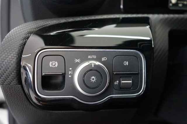 MERCEDES-BENZ A 180 usata 53