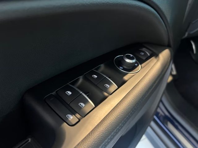 ALFA ROMEO Stelvio usata, con Controllo automatico clima