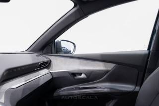 PEUGEOT 5008 usata, con Fari LED