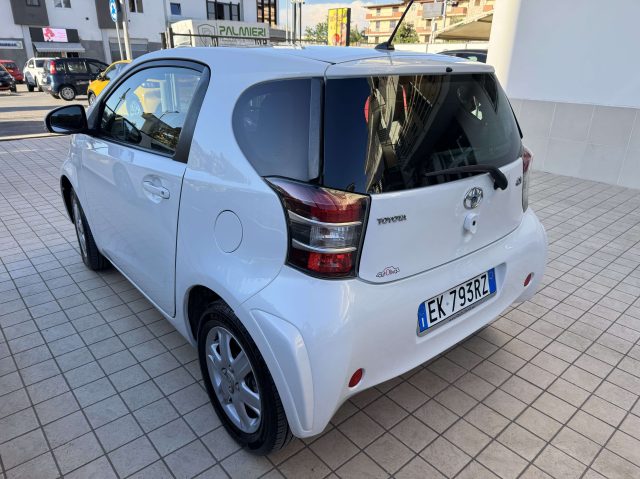 TOYOTA iQ usata, con Alzacristalli elettrici
