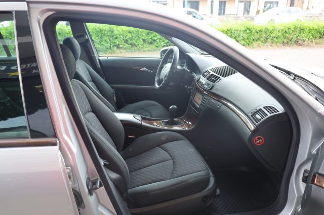 MERCEDES-BENZ E 220 usata 53