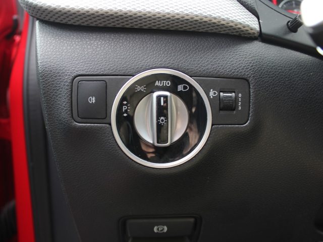 MERCEDES-BENZ B 180 usata, con Vivavoce