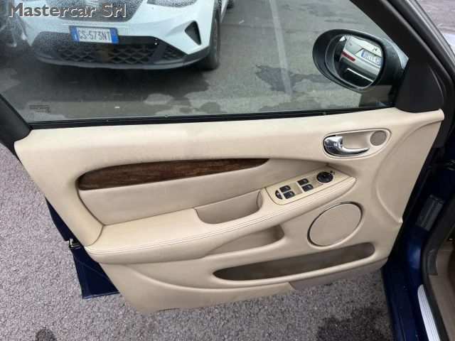 JAGUAR X-Type usata, con Bracciolo