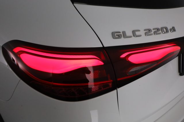 MERCEDES-BENZ GLC 220 usata 9