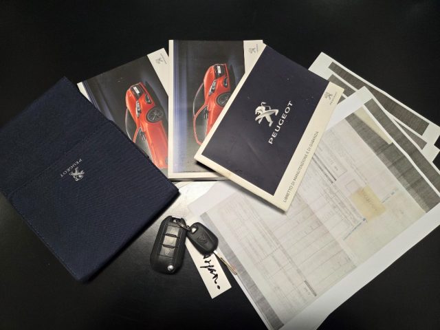 PEUGEOT 208 usata, con Park Distance Control