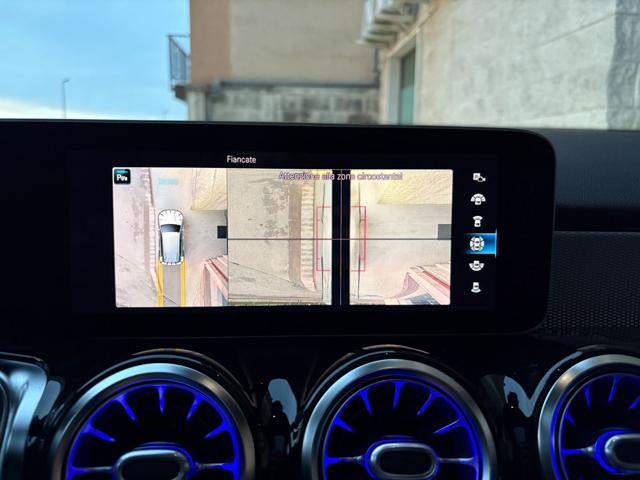 MERCEDES-BENZ GLB 200 usata, con Park Distance Control