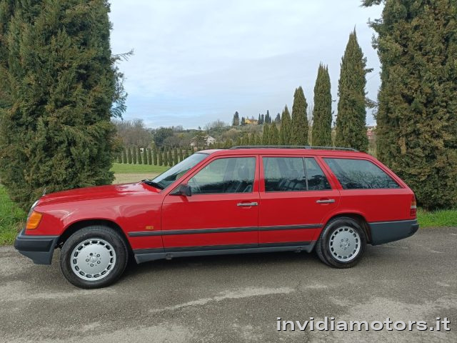 MERCEDES-BENZ E 300 usata, con Autoradio