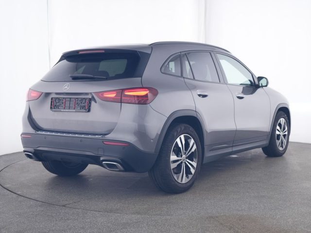 MERCEDES-BENZ GLA 180 usata, con Autoradio