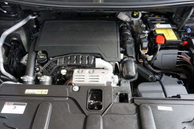 PEUGEOT 3008 usata, con Airbag testa