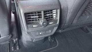 PEUGEOT 5008 usata, con Leve al volante