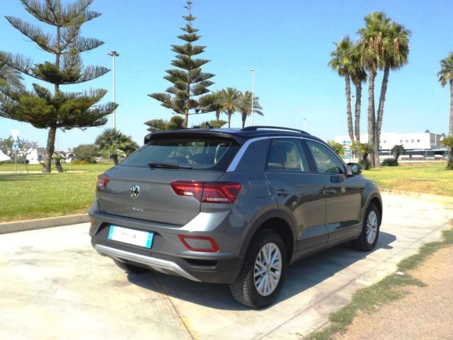VOLKSWAGEN T-Roc usata, con Autoradio