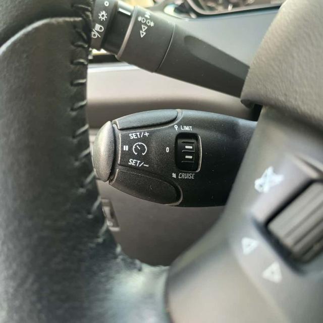 PEUGEOT 208 usata, con USB