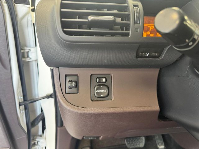 TOYOTA iQ usata, con Chiusura centralizzata telecomandata