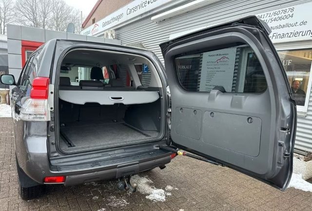 TOYOTA Land Cruiser usata, con Luci diurne LED