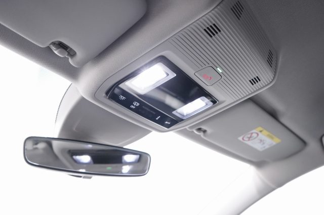 VOLKSWAGEN Golf Variant usata, con Luci diurne LED