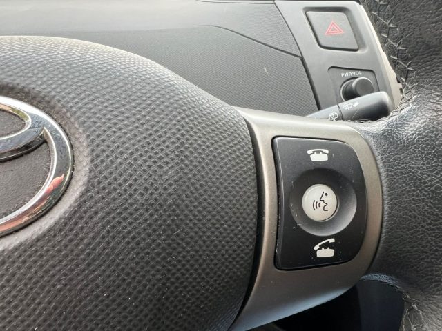 TOYOTA Yaris usata, con Volante multifunzione