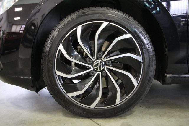 VOLKSWAGEN Golf usata, con Sistema di navigazione