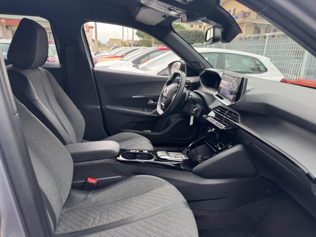 PEUGEOT 2008 usata, con Controllo automatico clima