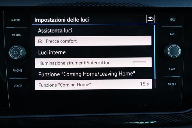 VOLKSWAGEN Taigo usata, con Hill holder