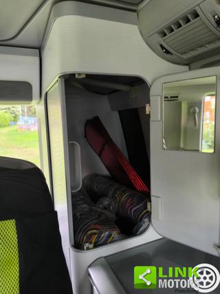 VOLKSWAGEN T5 usata, con Kit fumatori