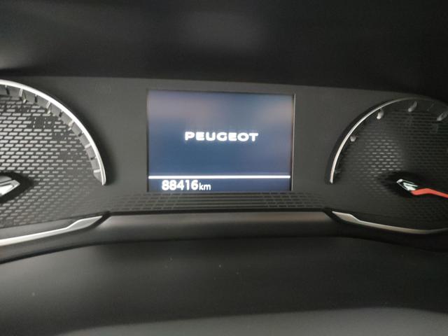 PEUGEOT 208 usata, con Volante in pelle
