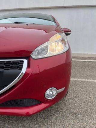 PEUGEOT 208 usata, con Autoradio