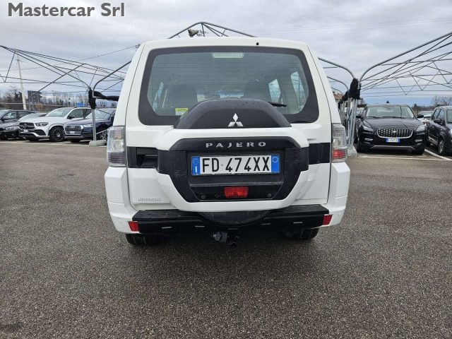 MITSUBISHI Pajero usata, con Autoradio